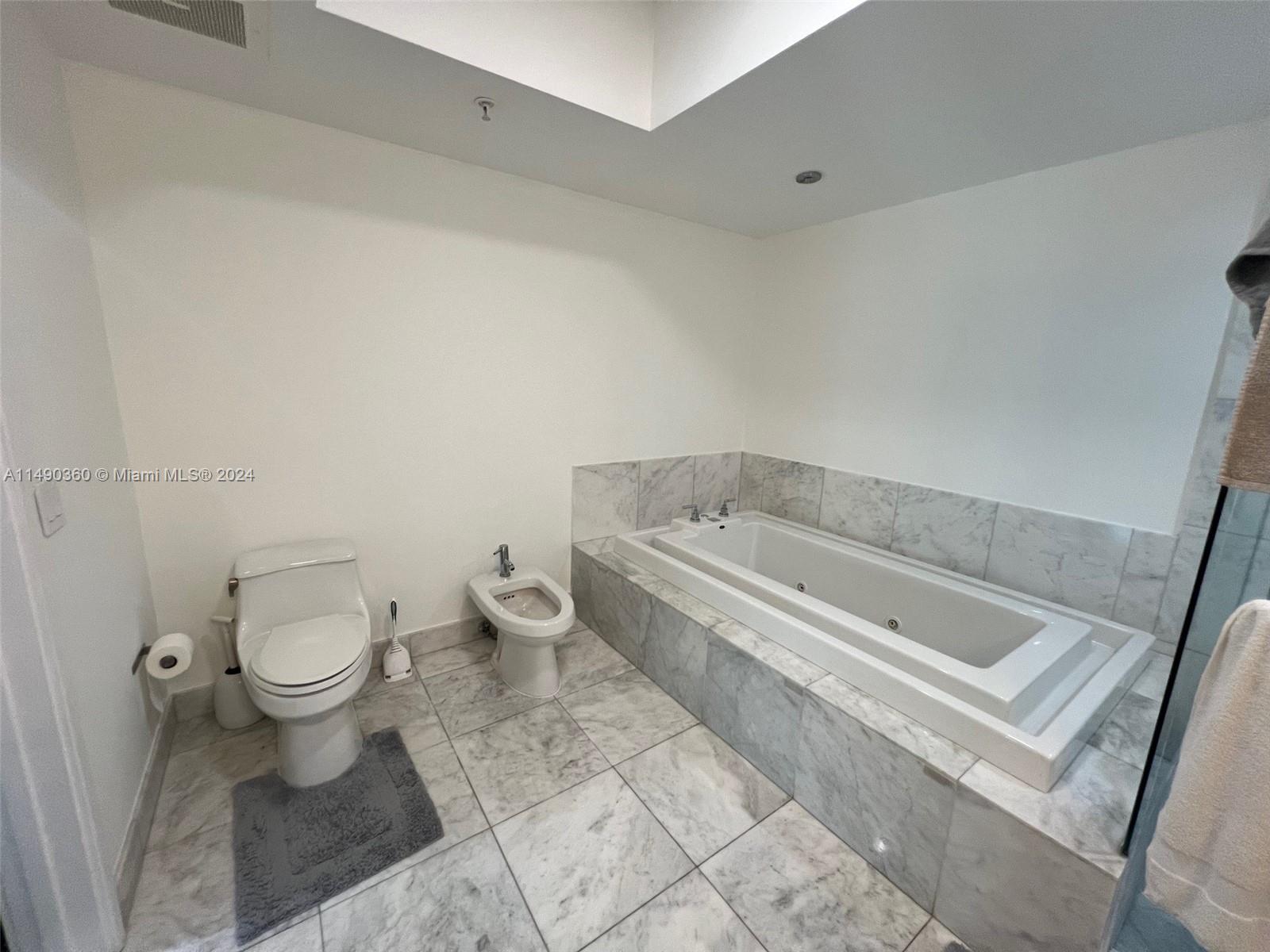 THE EMERALD AT BRICKELL C - Residential