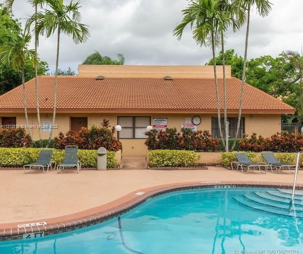 PEMBROKE LAKES SOUTH - Residential