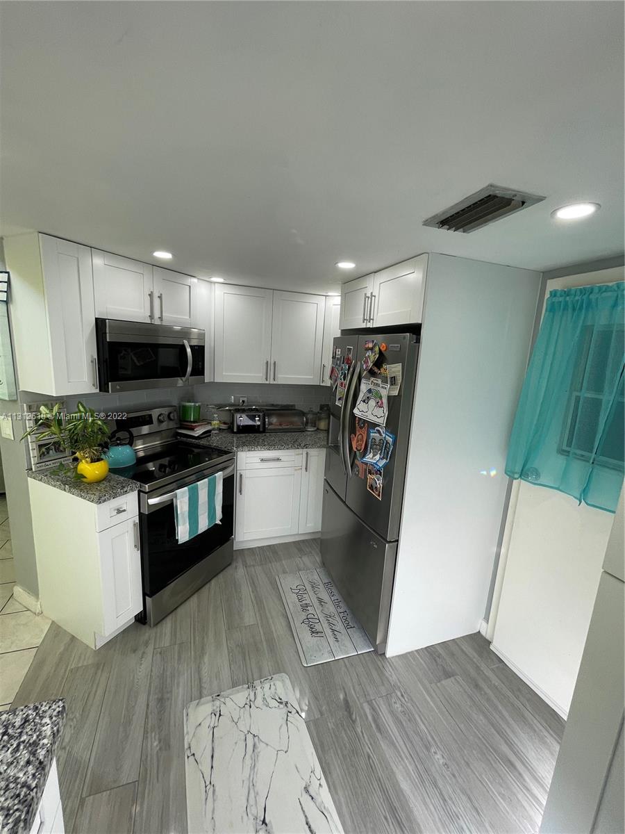 PEMBROKE LAKES SOUTH - Residential