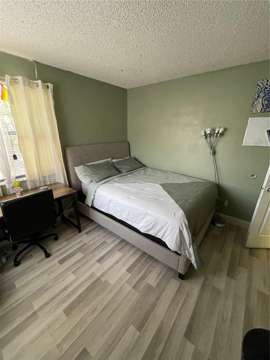PEMBROKE LAKES SOUTH - Residential