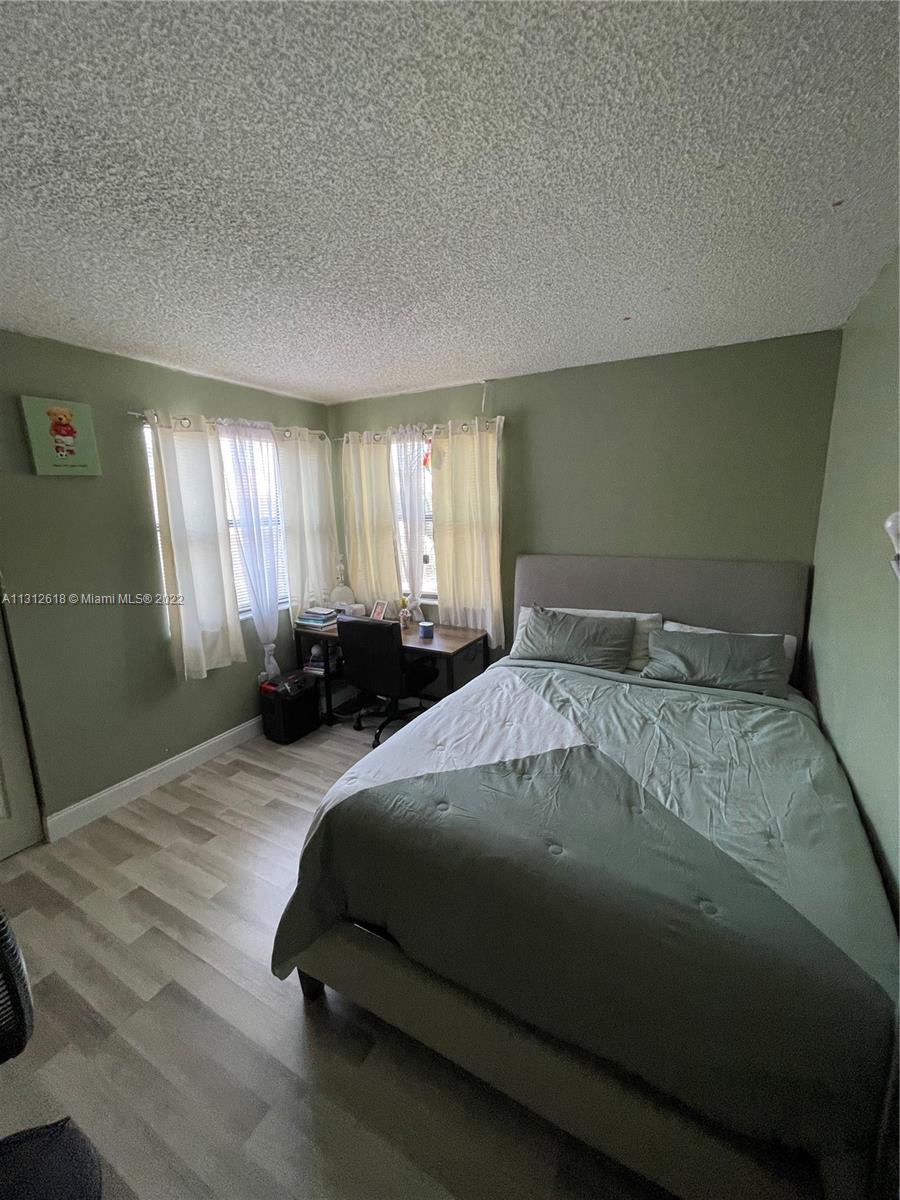PEMBROKE LAKES SOUTH - Residential