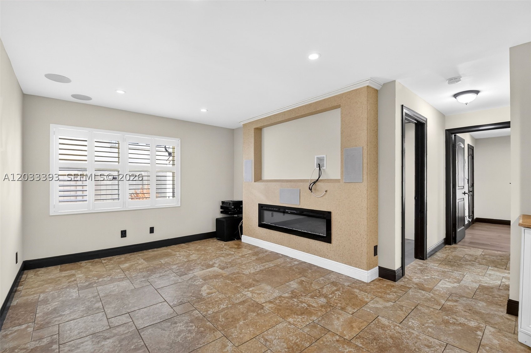 SUGAR POND MANOR OF WELLI - Residential Lease