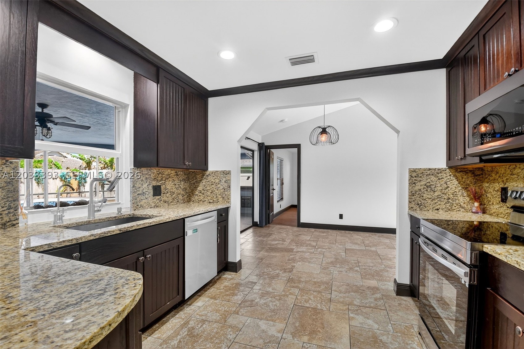 SUGAR POND MANOR OF WELLI - Residential Lease