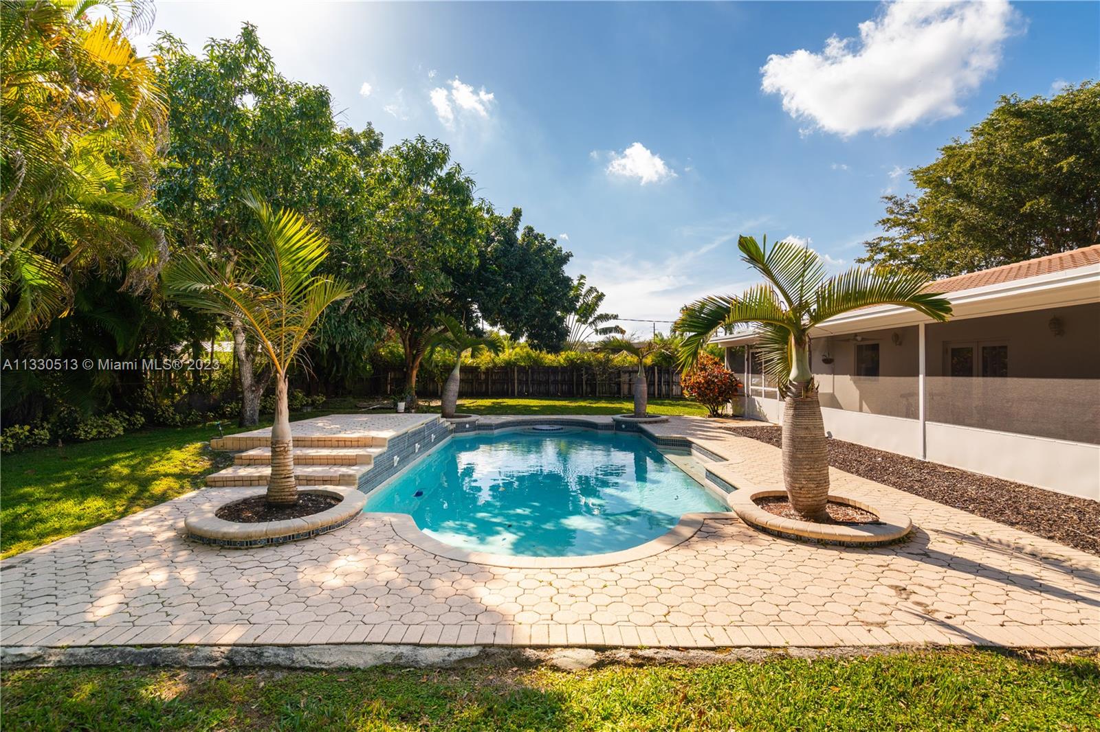 CORAL REEF ESTATES - Residential