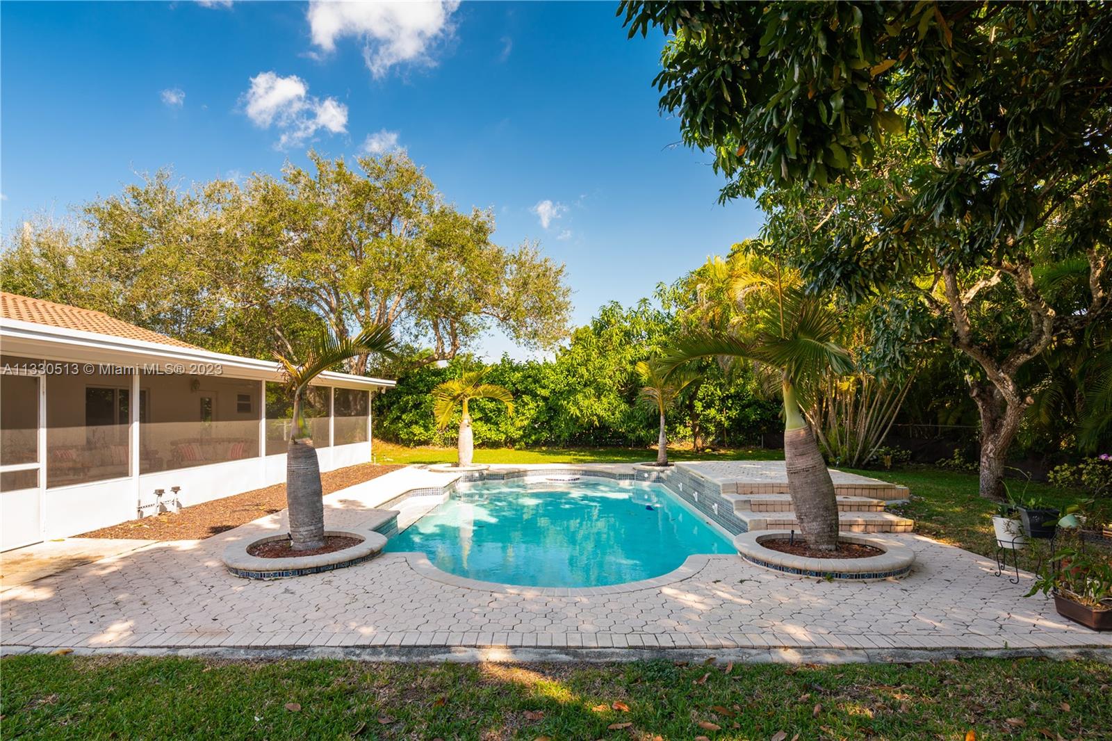 CORAL REEF ESTATES - Residential