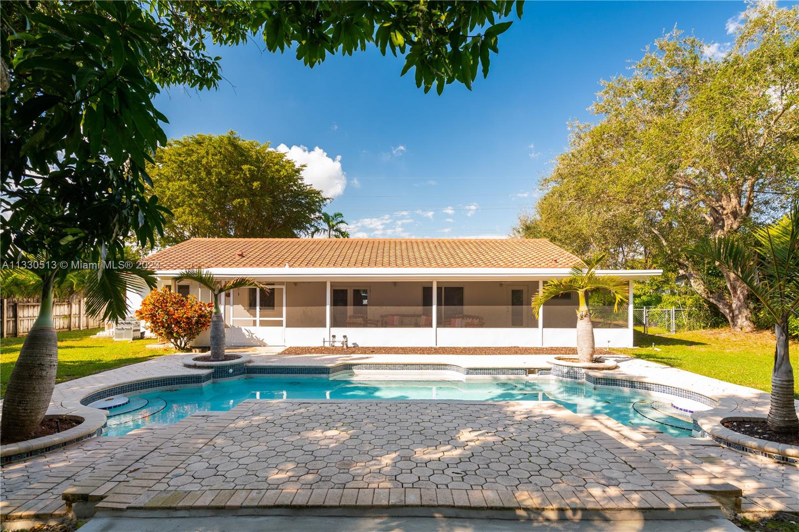 CORAL REEF ESTATES - Residential