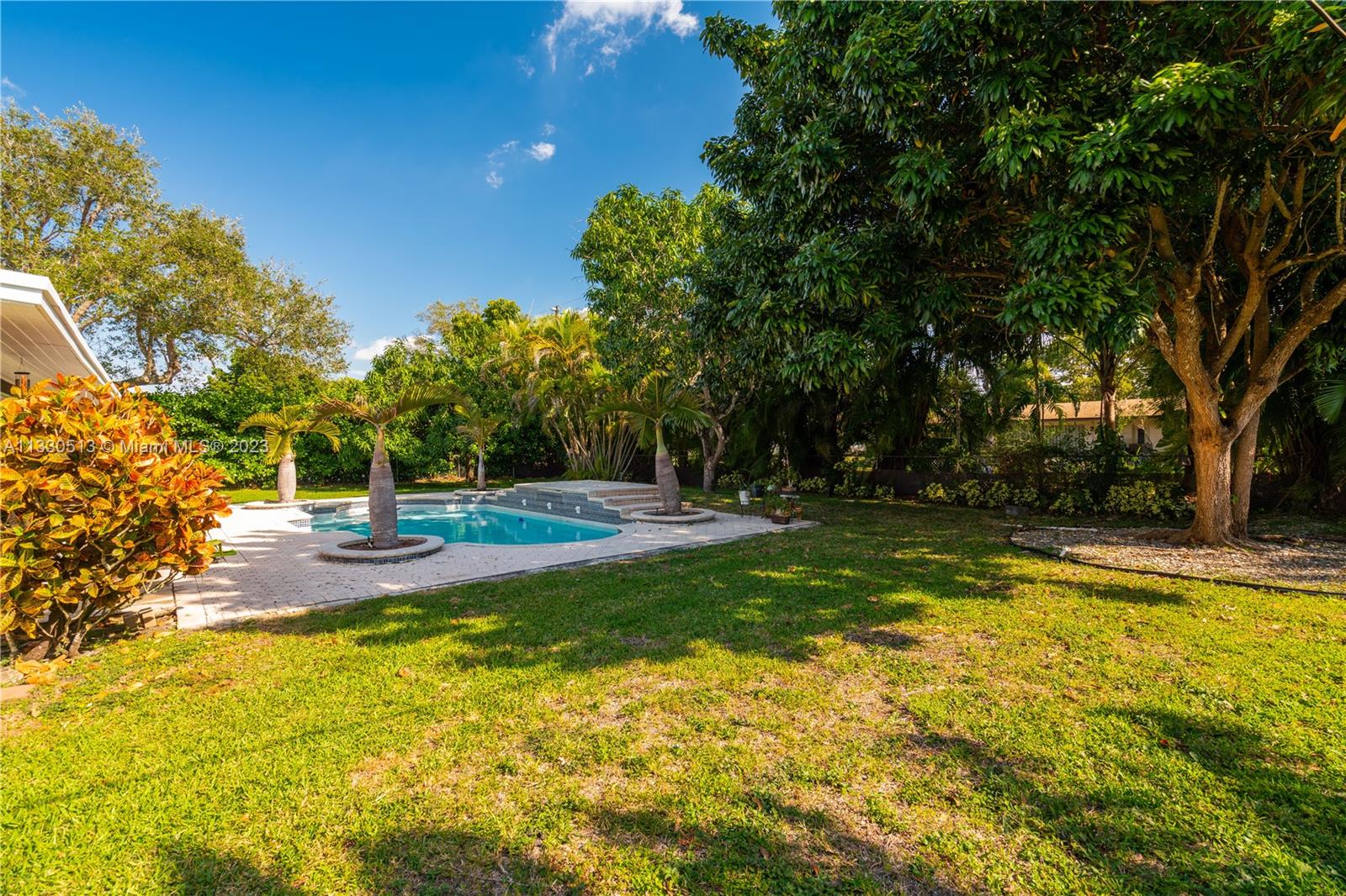 CORAL REEF ESTATES - Residential