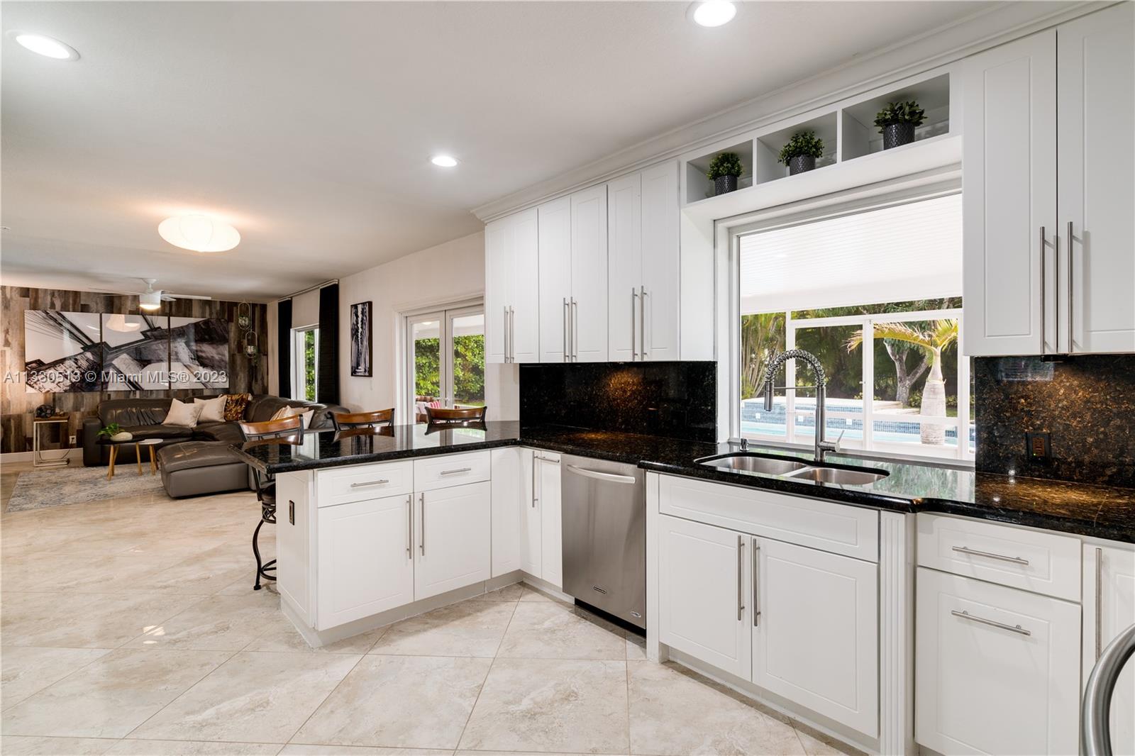 CORAL REEF ESTATES - Residential