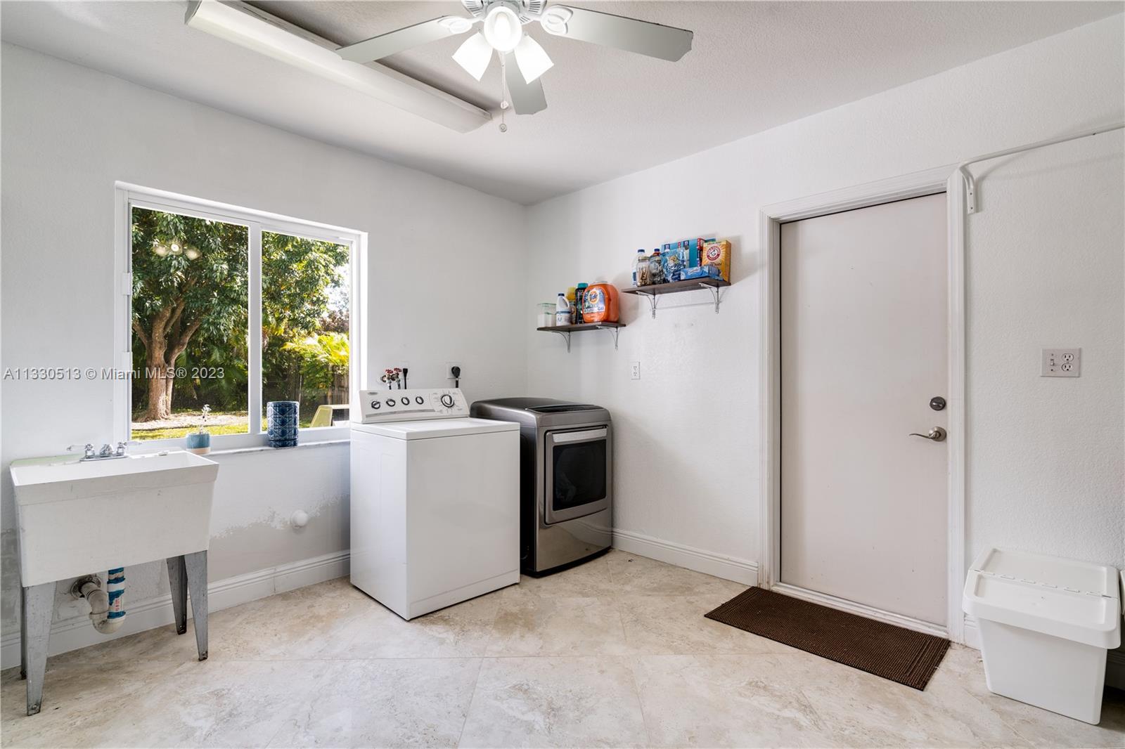 CORAL REEF ESTATES - Residential