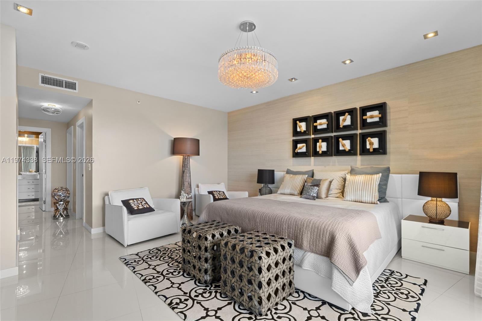 MAJESTIC TOWER - Residential