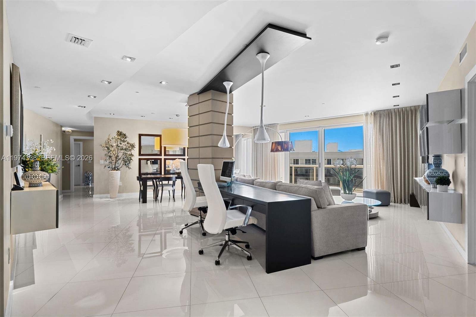 MAJESTIC TOWER - Residential