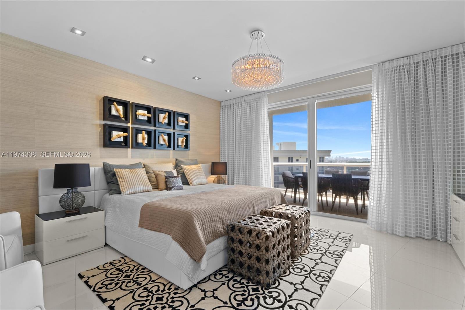 MAJESTIC TOWER - Residential