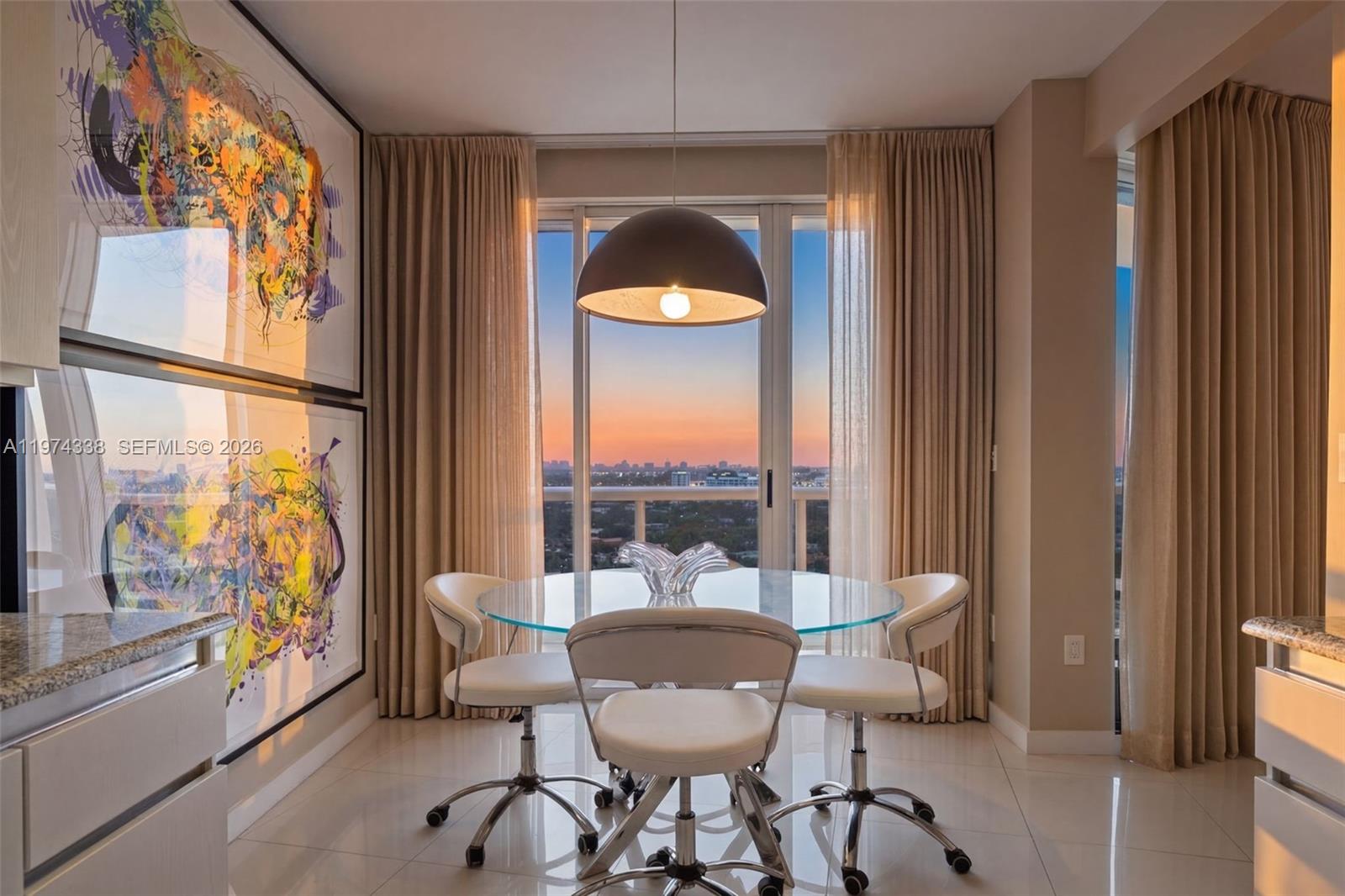 MAJESTIC TOWER - Residential