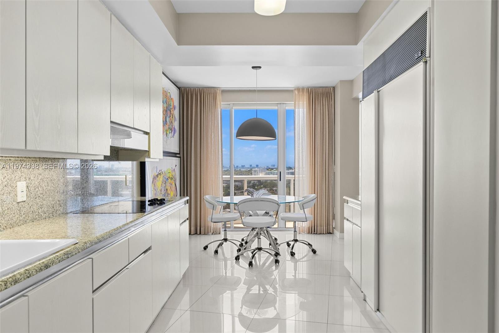 MAJESTIC TOWER - Residential