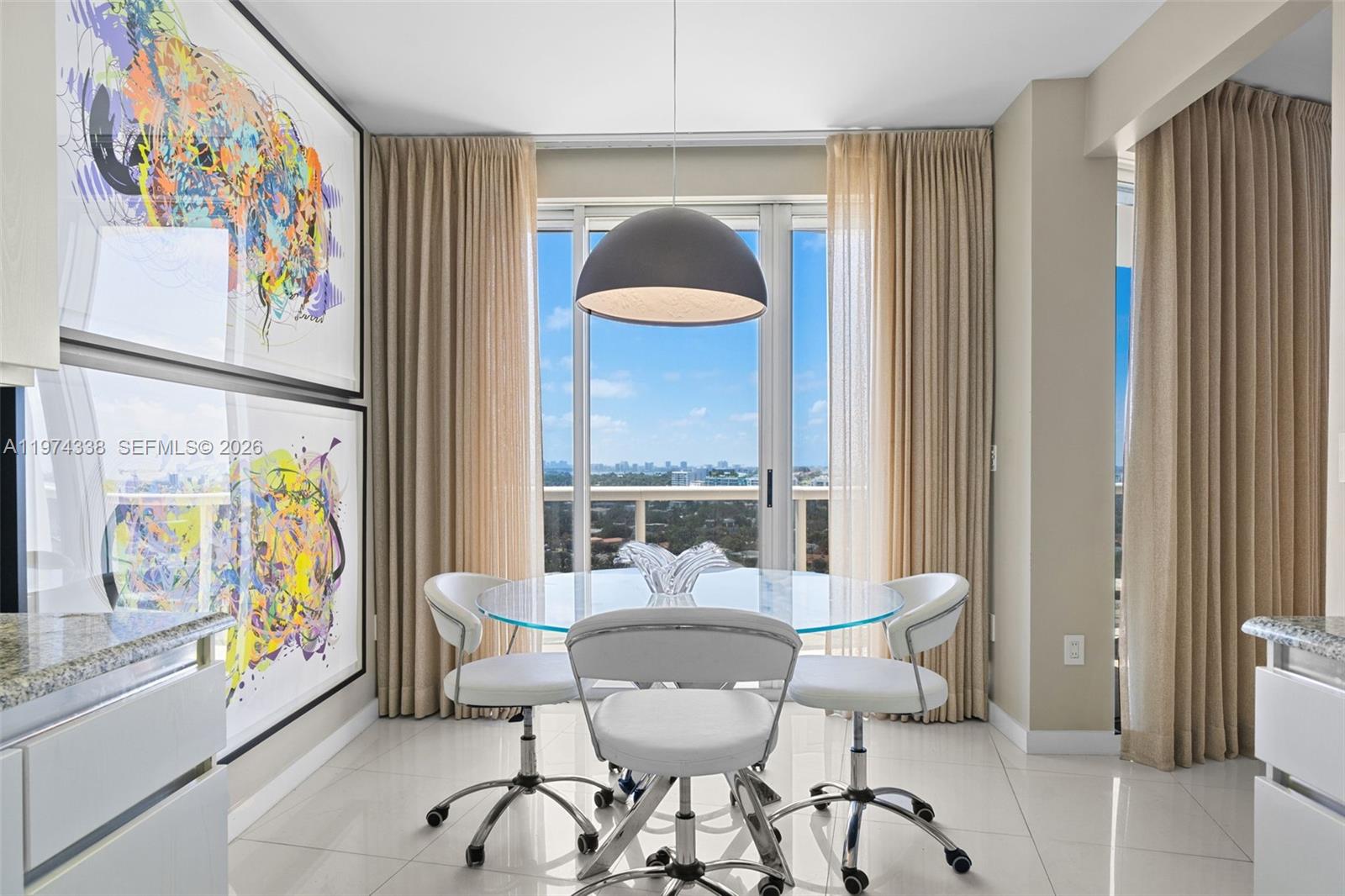 MAJESTIC TOWER - Residential