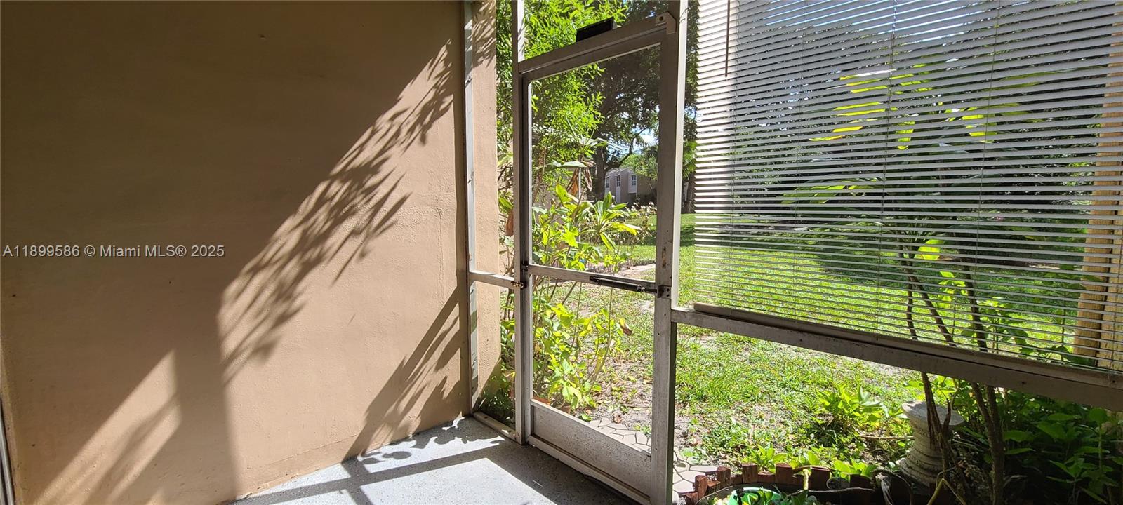 LIVE OAK CONDOMINIUM TWO - Residential