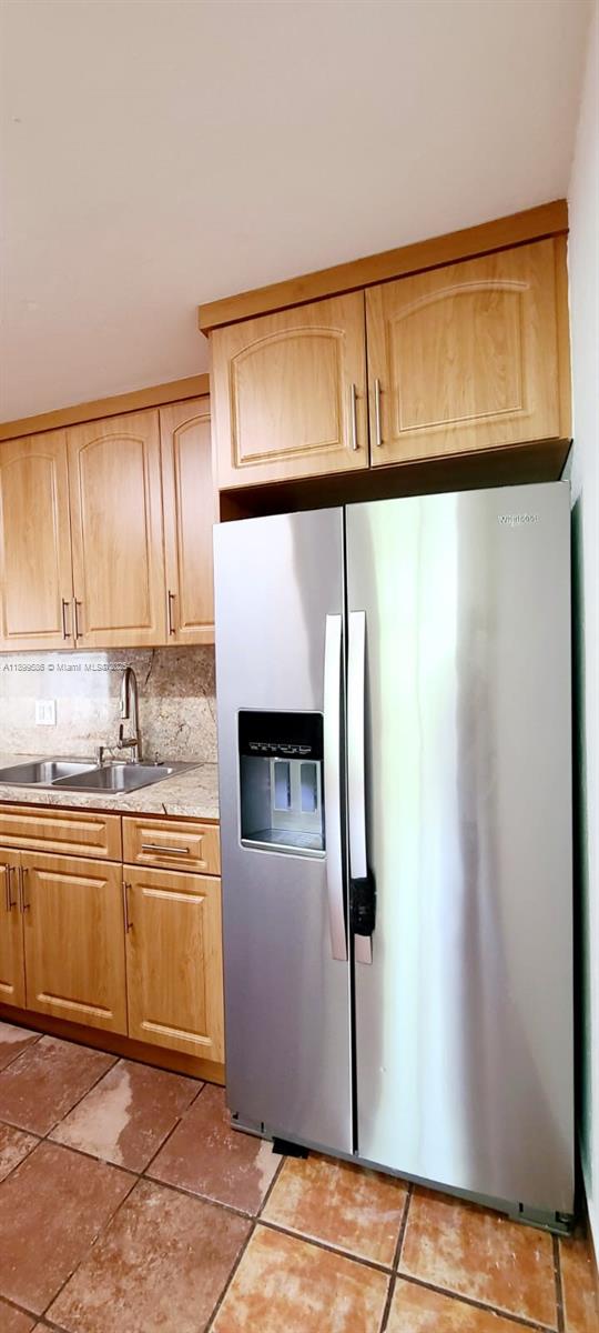LIVE OAK CONDOMINIUM TWO - Residential