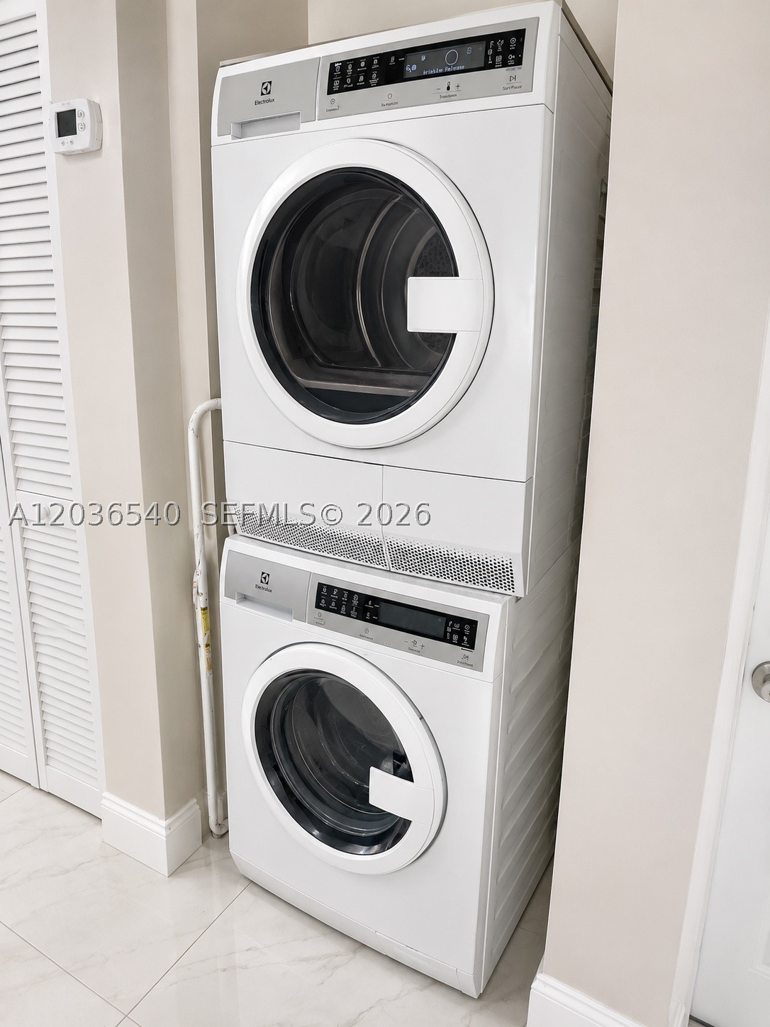 4122 COLLINS CONDO - Residential Lease