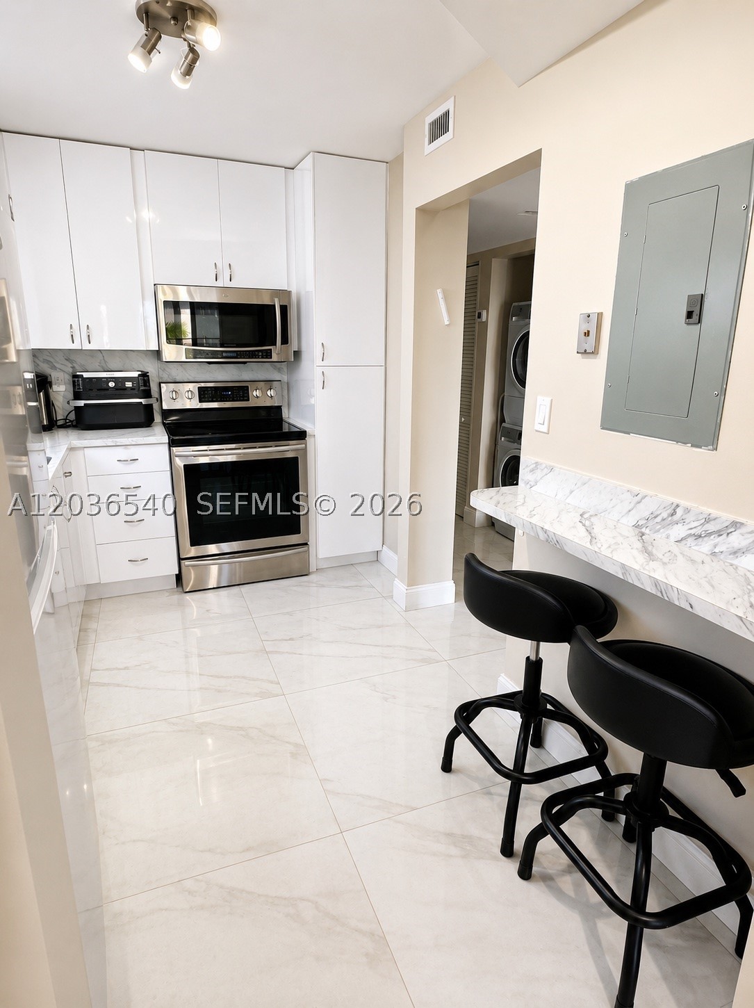 4122 COLLINS CONDO - Residential Lease