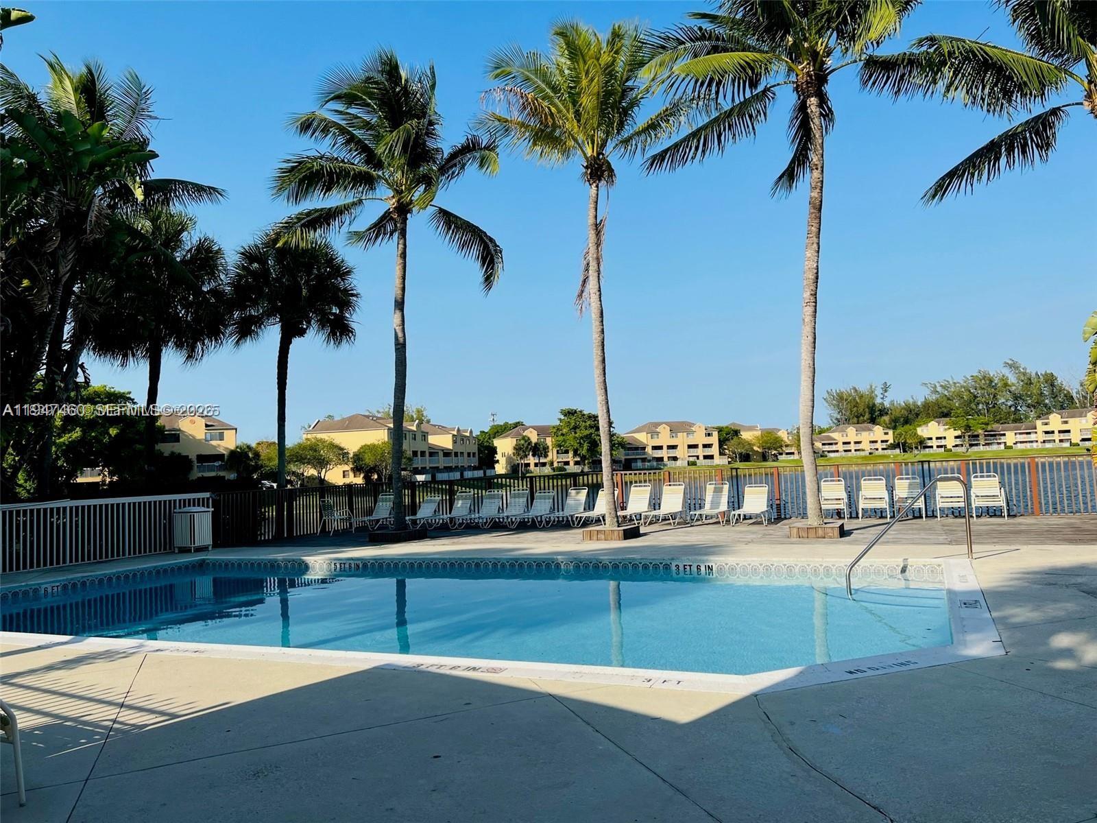 VILLAS AT LAKEVIEW CONDO - Residential