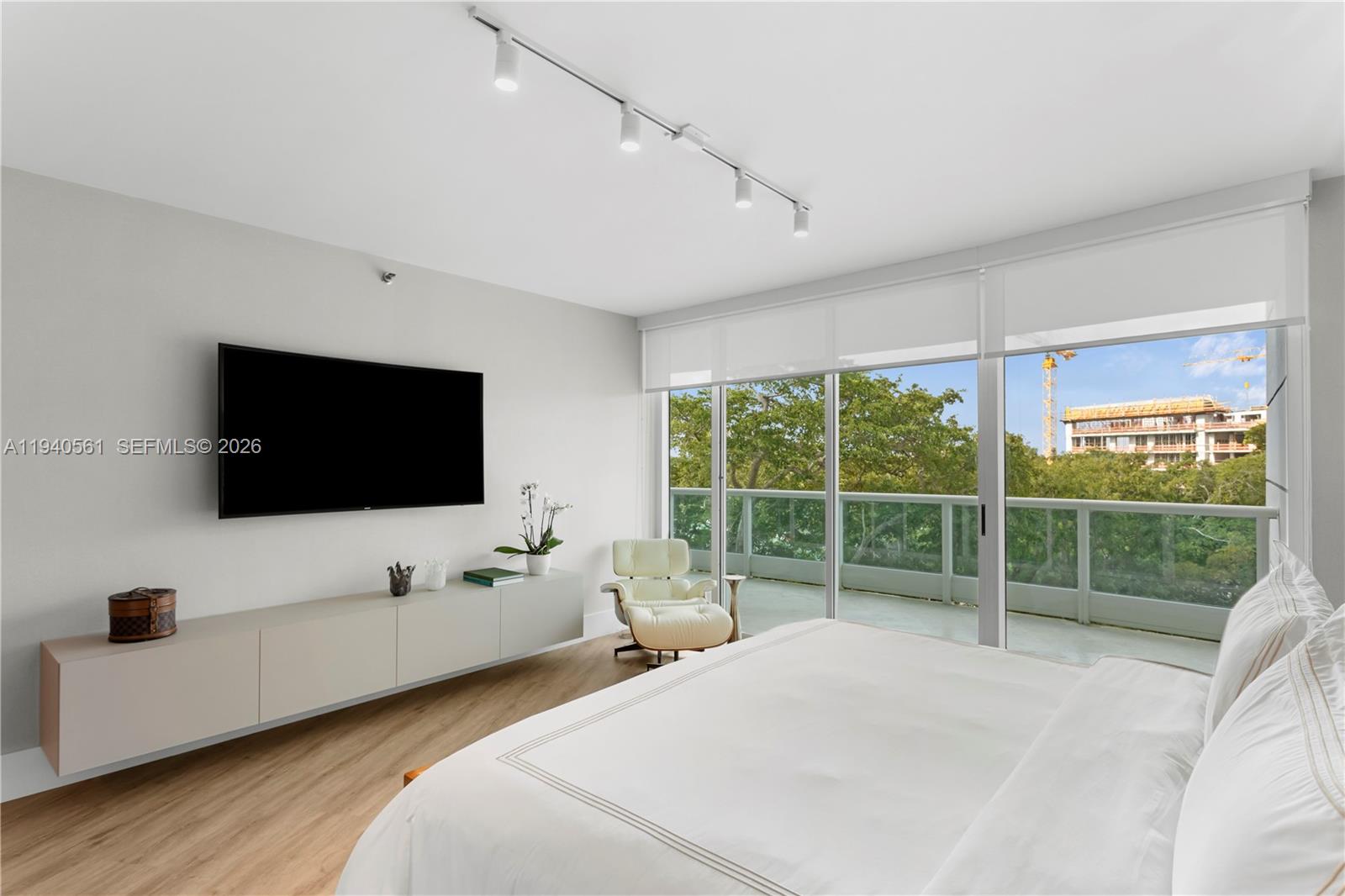 BRISTOL TOWER CONDO - Residential