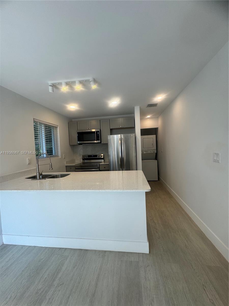 TOWN OF MODELO (DANIA) B- - Residential Income