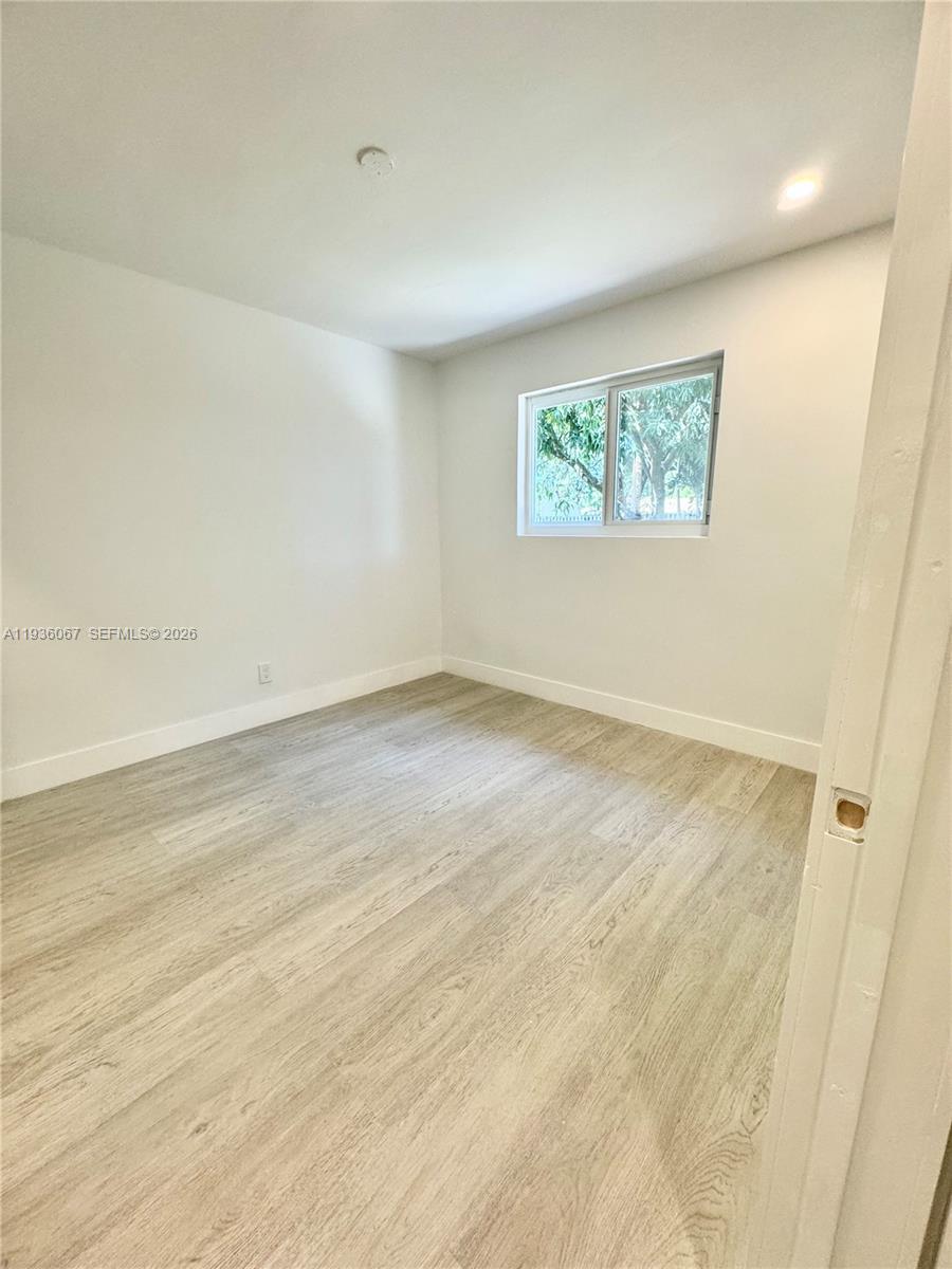 TOWN OF MODELO (DANIA) B- - Residential Income