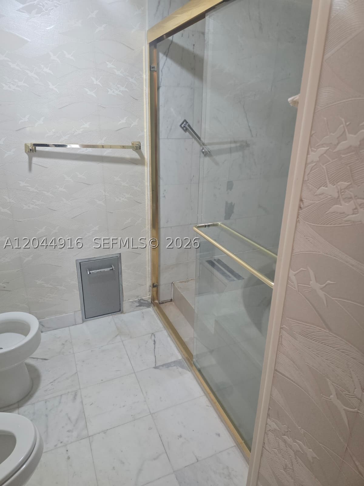 BRICKELL PLACE CONDO - Residential