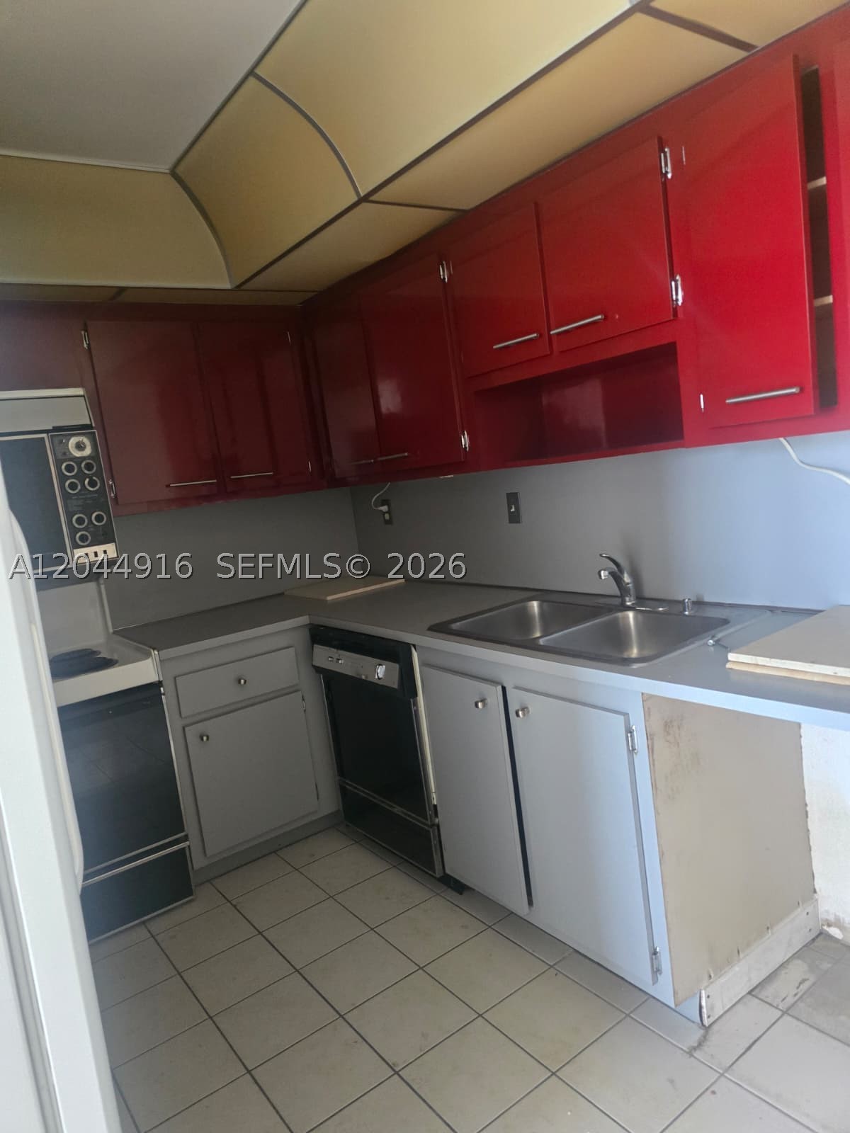BRICKELL PLACE CONDO - Residential