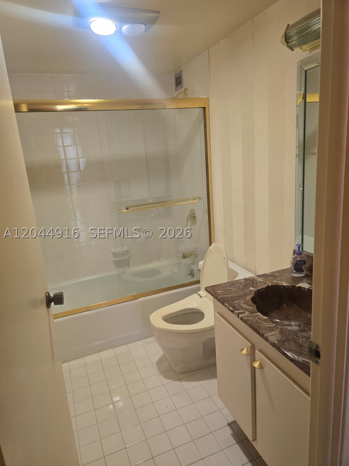BRICKELL PLACE CONDO - Residential