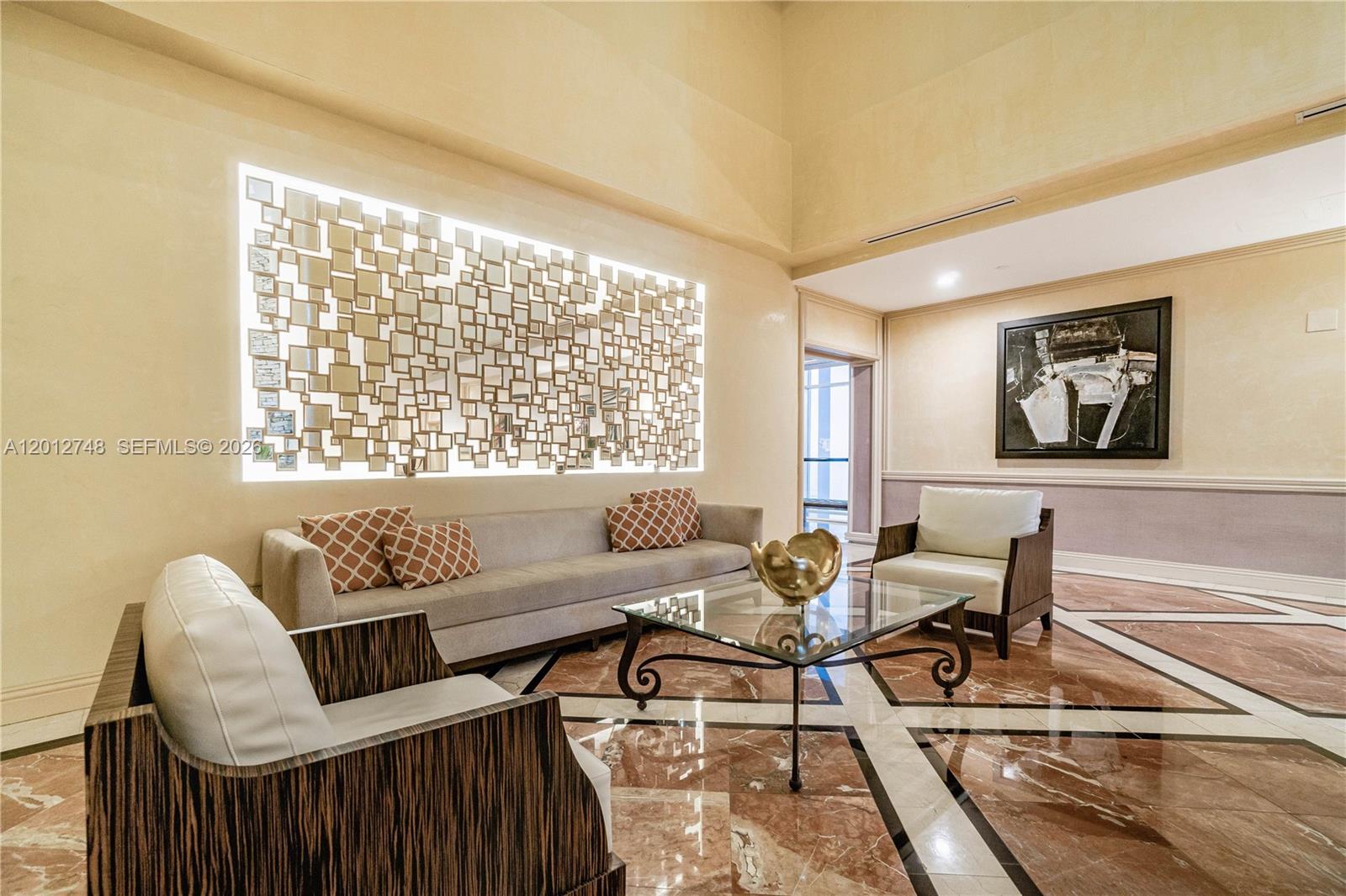 HAMPTONS WEST - Residential
