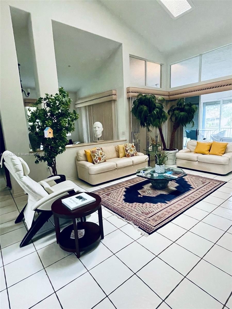 CLUBSIDE POINT AT BROKEN - Residential