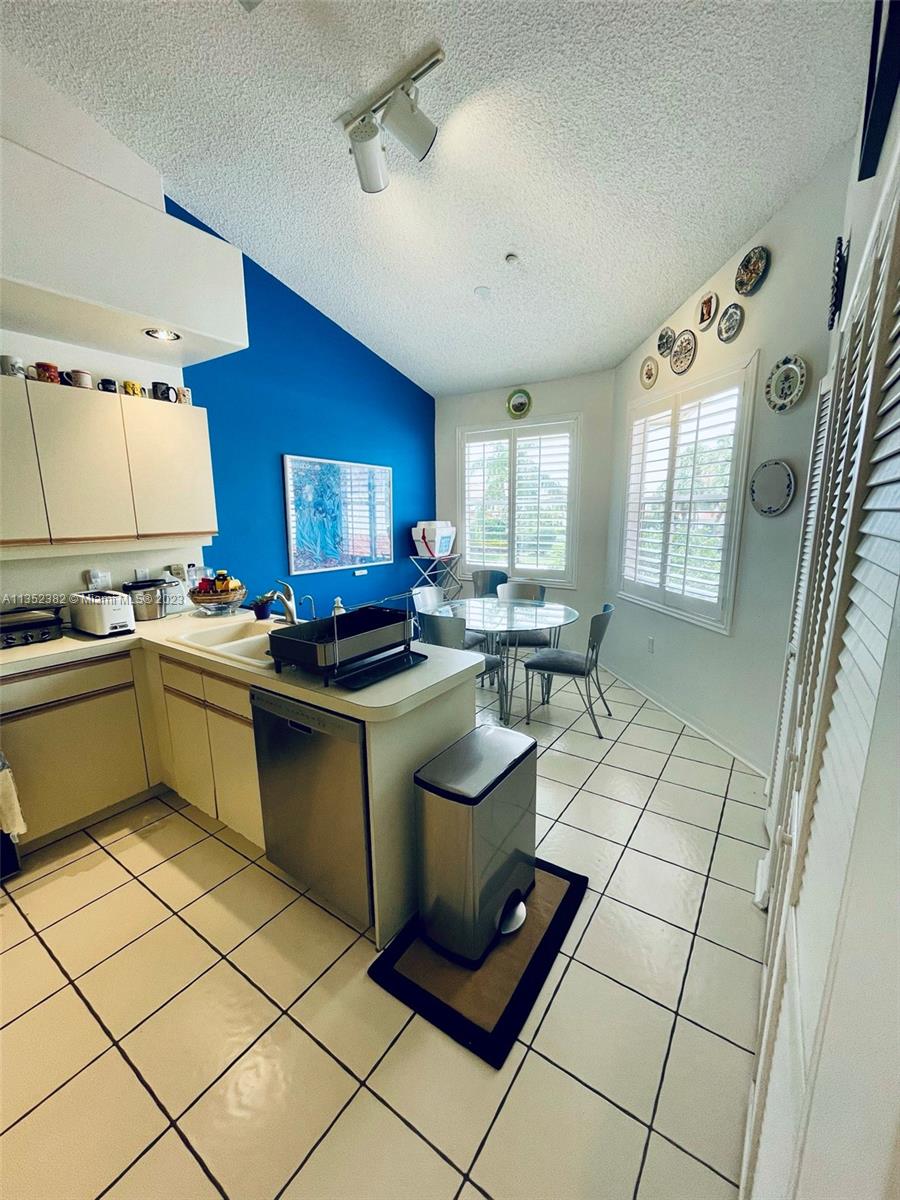 CLUBSIDE POINT AT BROKEN - Residential