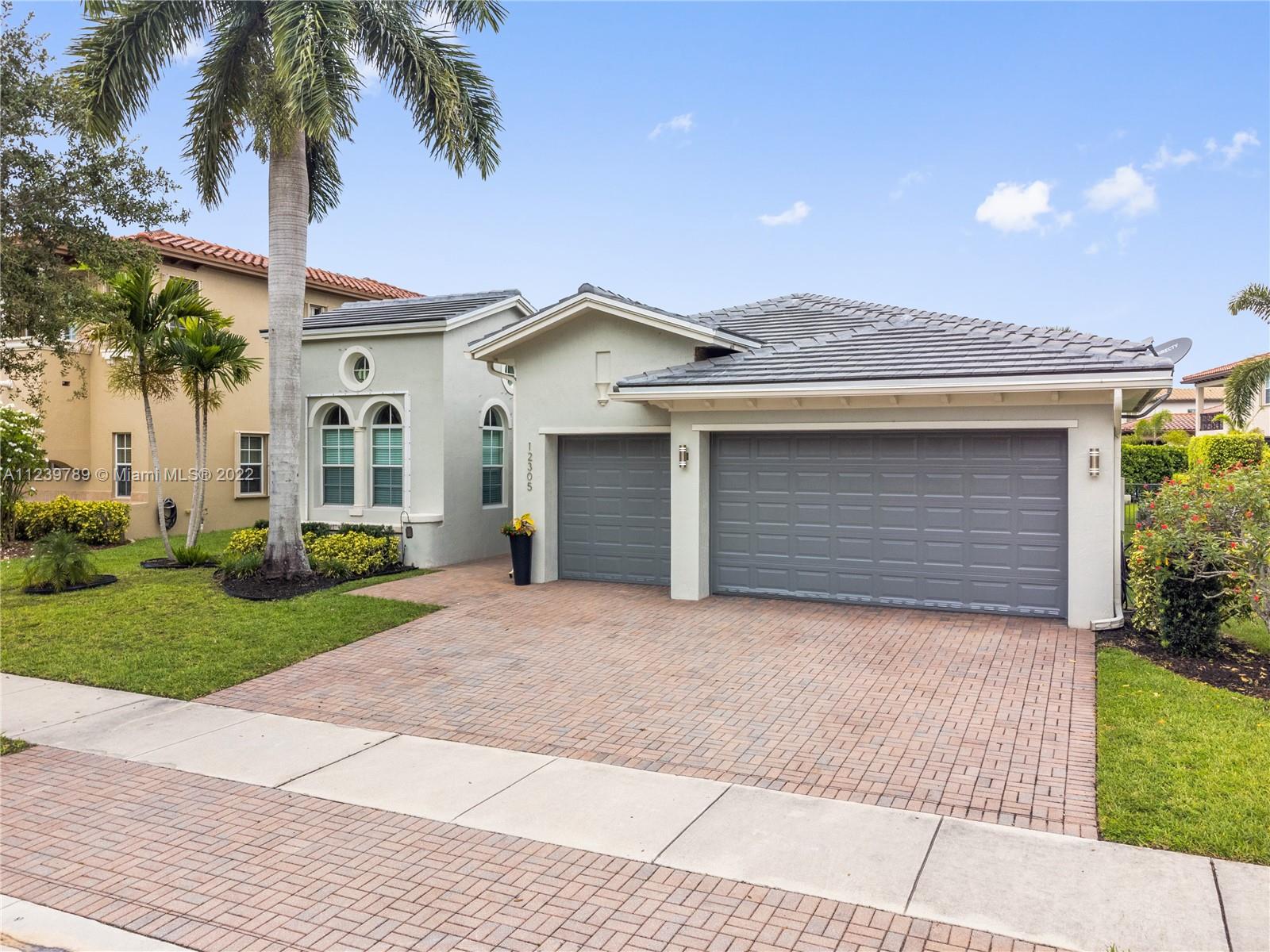 HERON BAY - Residential