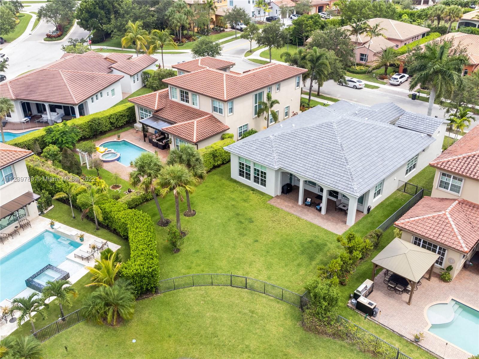 HERON BAY - Residential