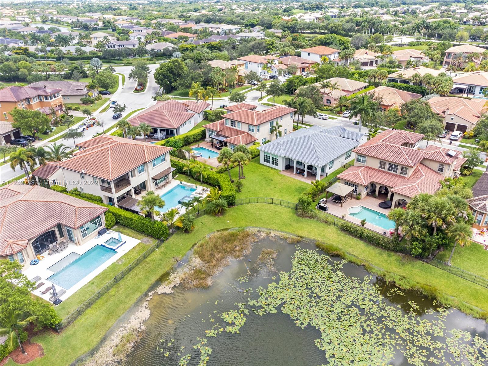HERON BAY - Residential