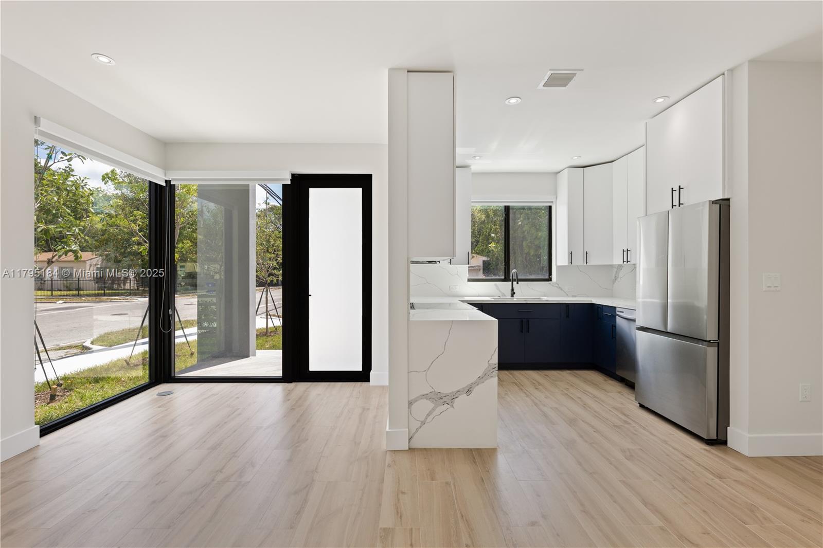 GROVELAND PARK - Residential Lease