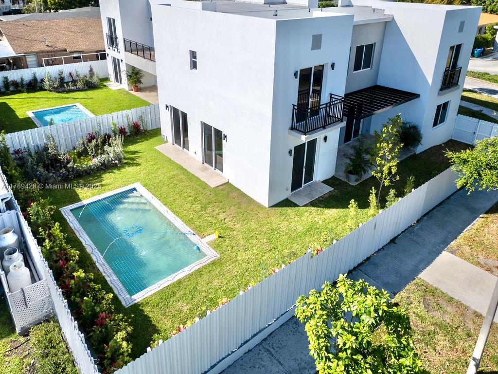 BRICKELL ESTATES - Residential
