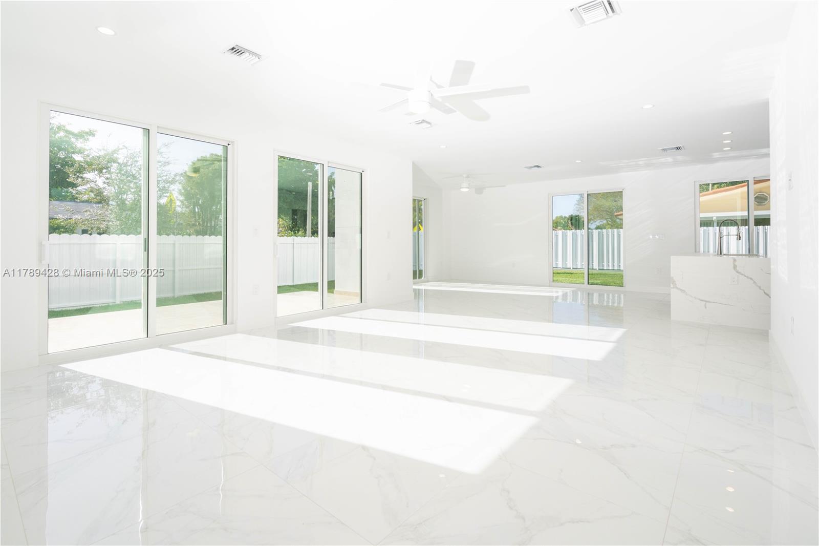 BRICKELL ESTATES - Residential