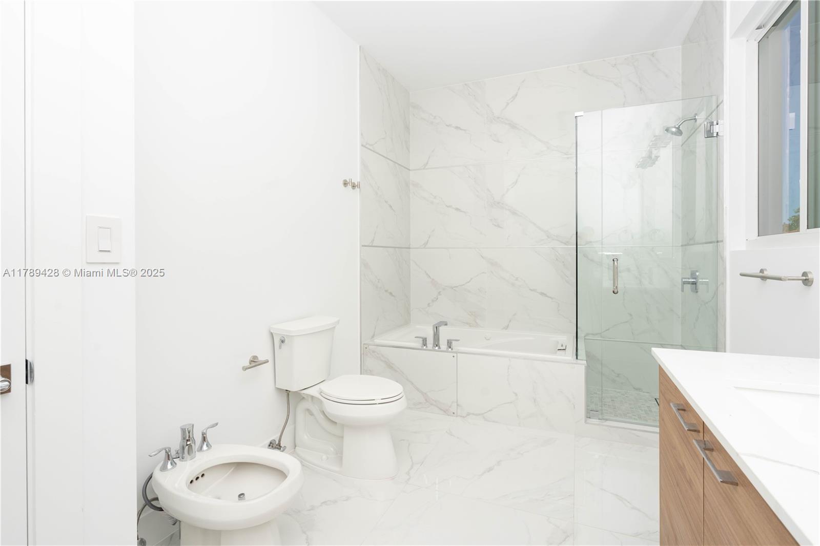 BRICKELL ESTATES - Residential