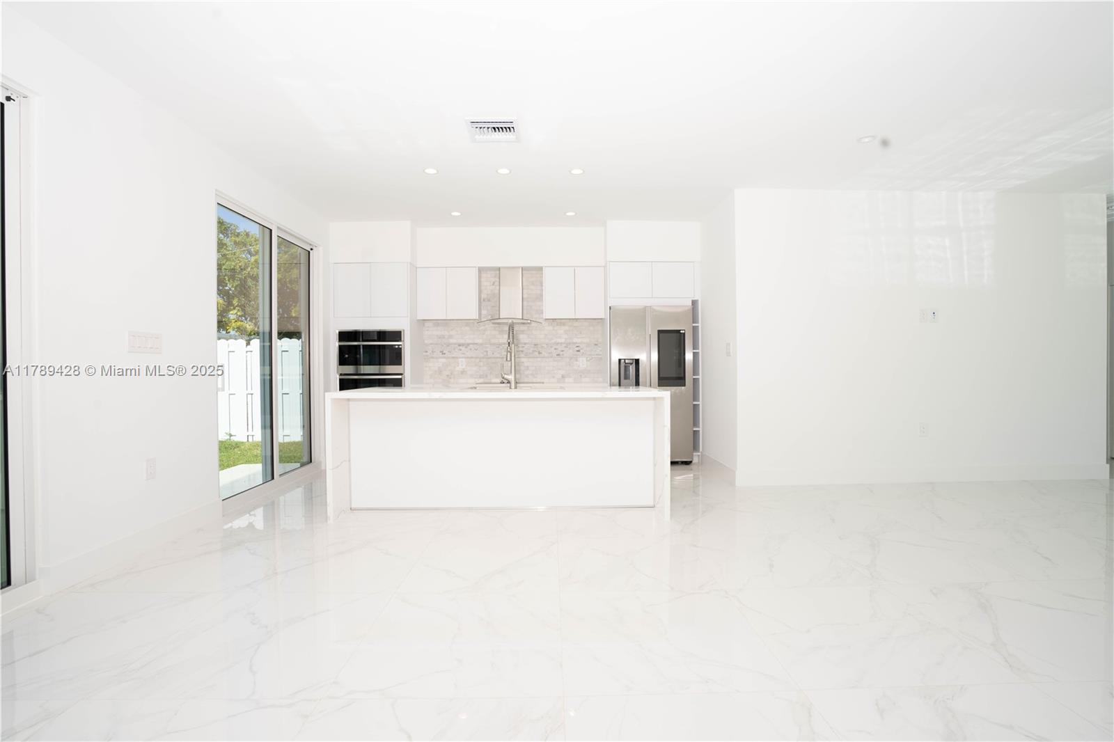 BRICKELL ESTATES - Residential