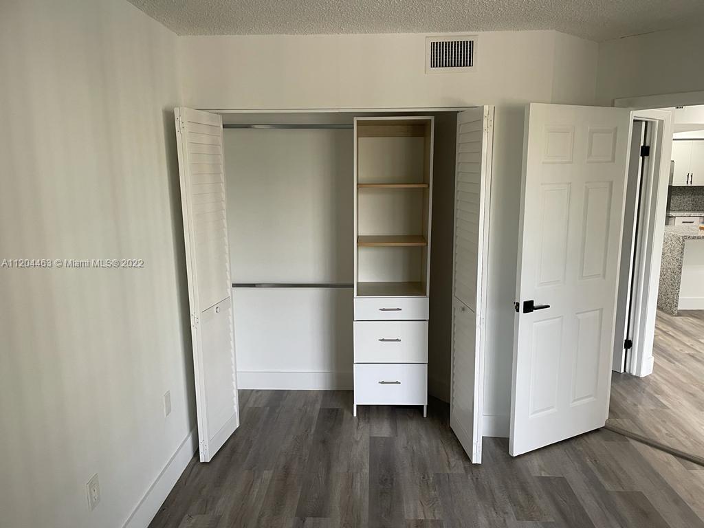 VERABELLA FALLS CONDO - Residential Lease
