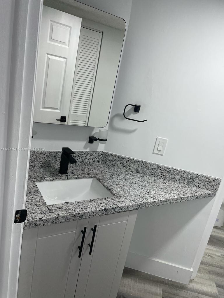 VERABELLA FALLS CONDO - Residential Lease
