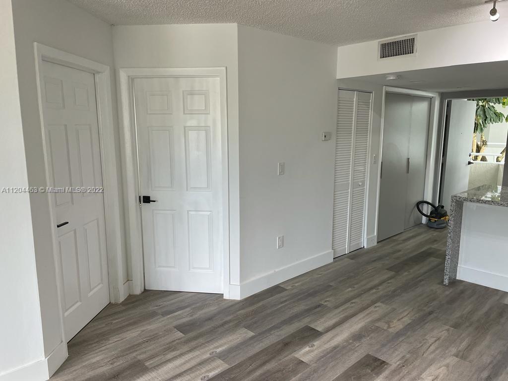 VERABELLA FALLS CONDO - Residential Lease