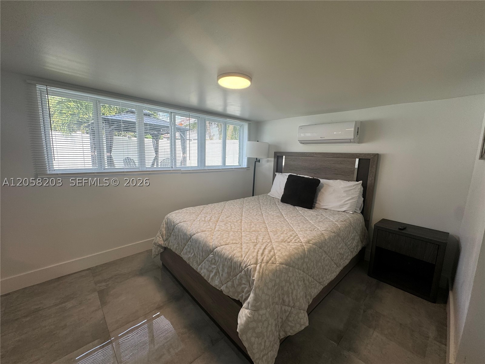 CLAIR LAKE - Residential Income