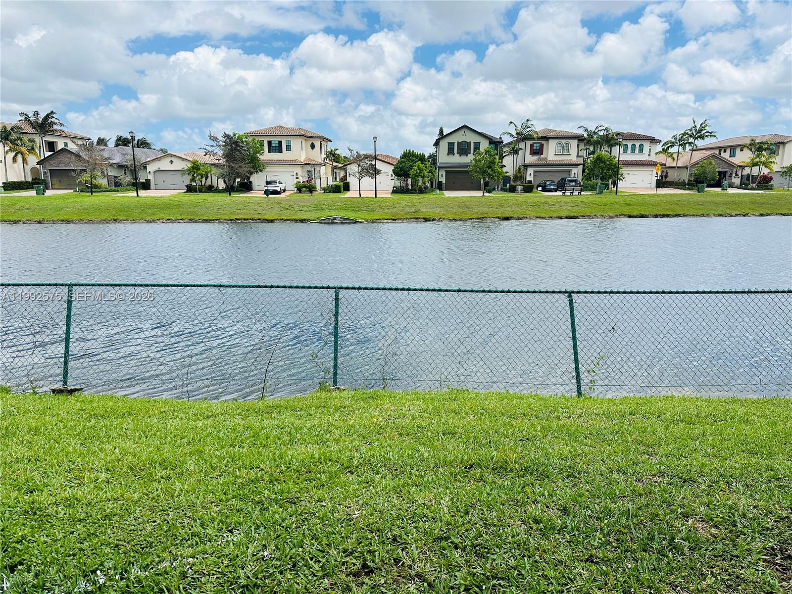 FAIRWAY GREENS CONDO HOME - Residential