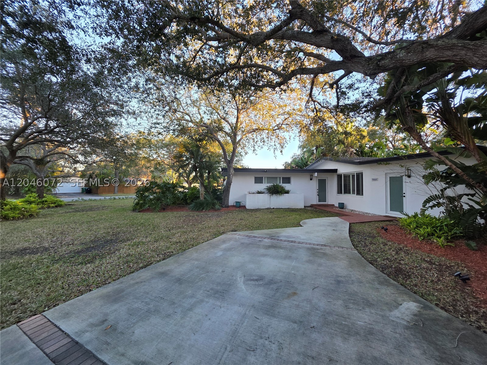 PINE MEADOWS SEC 3 - Residential Lease