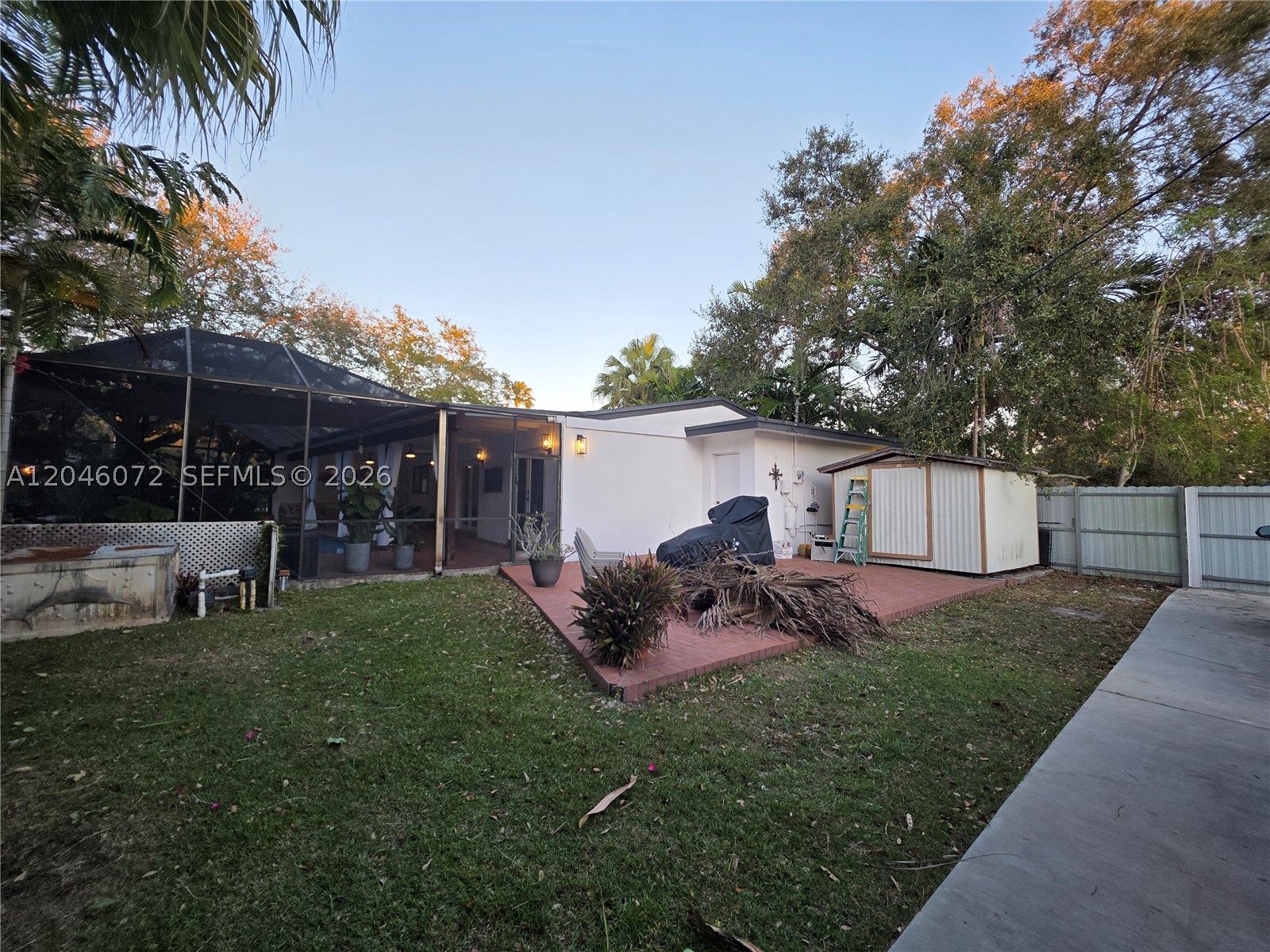 PINE MEADOWS SEC 3 - Residential Lease