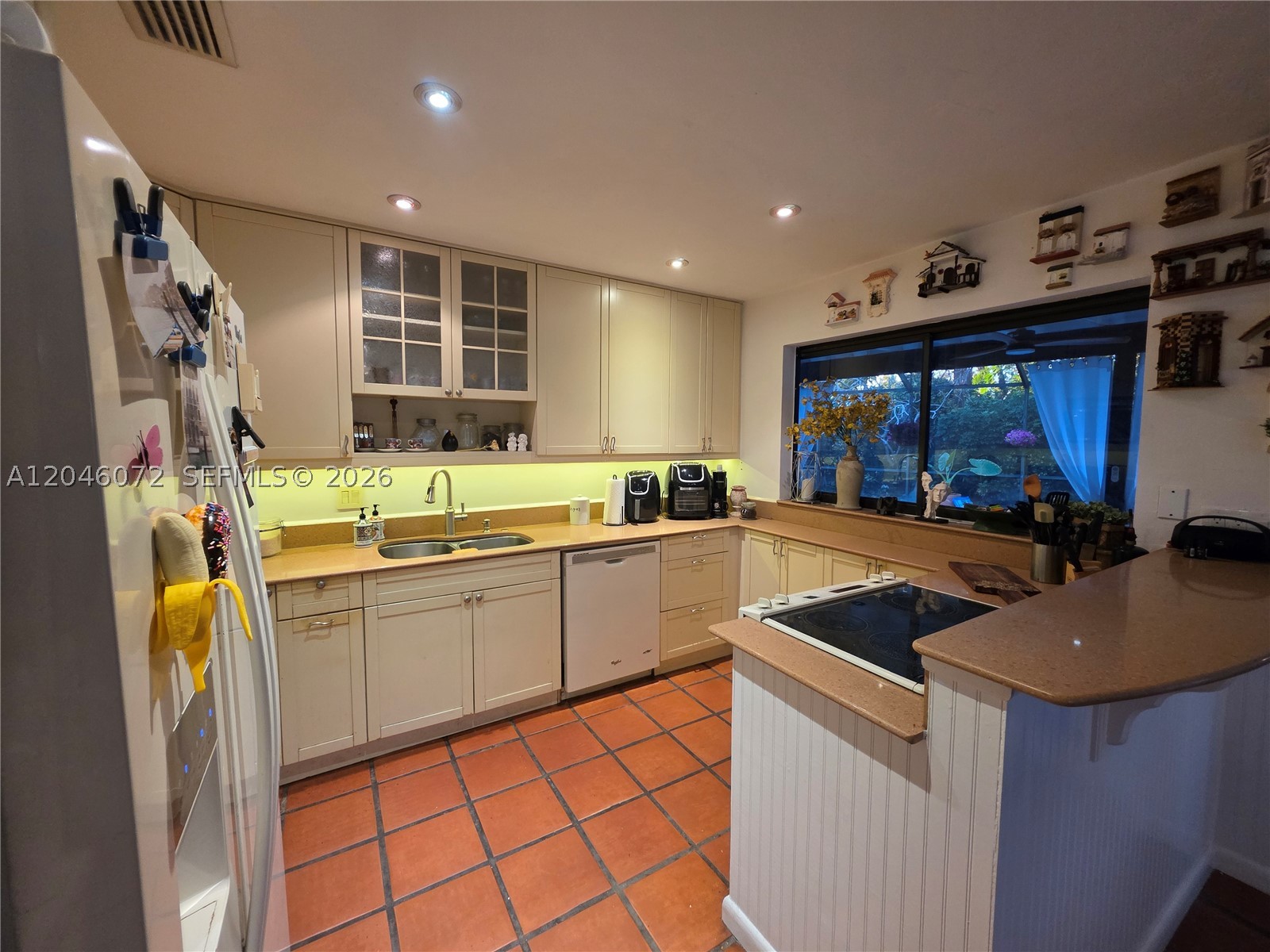 PINE MEADOWS SEC 3 - Residential Lease
