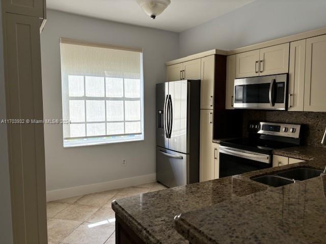 REGATTA POINTE CONDO NO N - Residential Lease